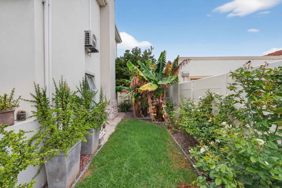 4 Bedroom Property for Sale in Parklands North Western Cape